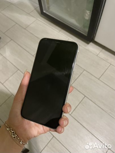 Мобильные телефоны бу iPhone 11 64 гб