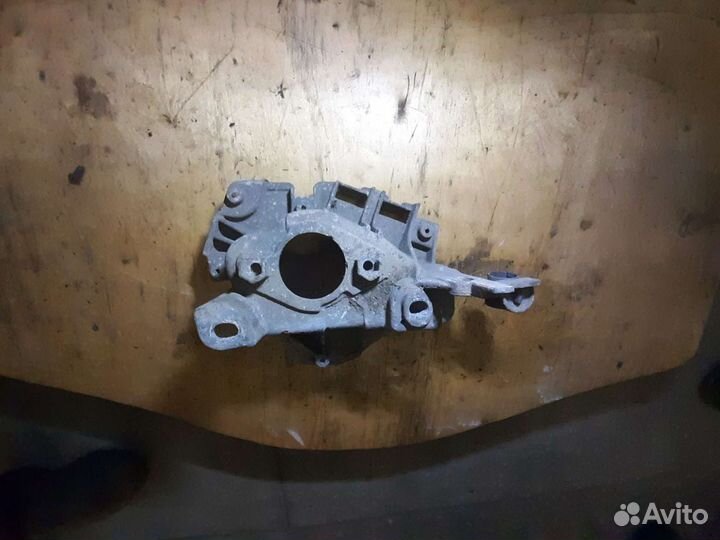Опора акб Renault Symbol 2004