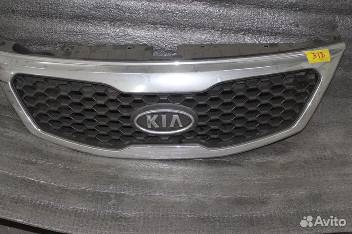 Решетка радиатора Kia Sorento 2009