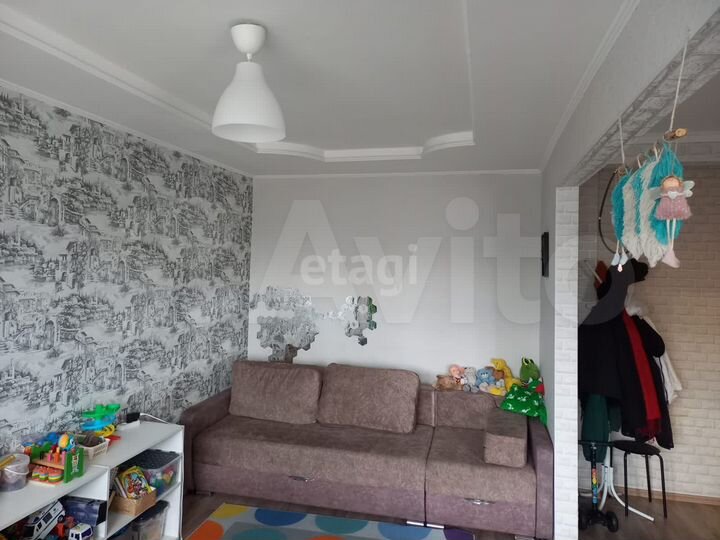 2-к. квартира, 45 м², 3/3 эт.