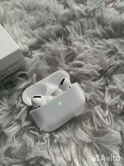 Airpods pro with MagSafe Charging Case