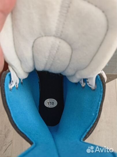 Новые хоккейные коньки bauer 10 размер (28)