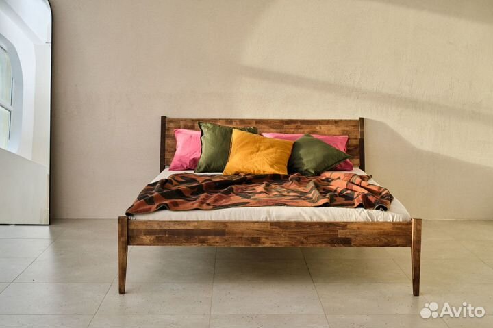 Кровать двуспальная Loona 160х200 из массива дерев