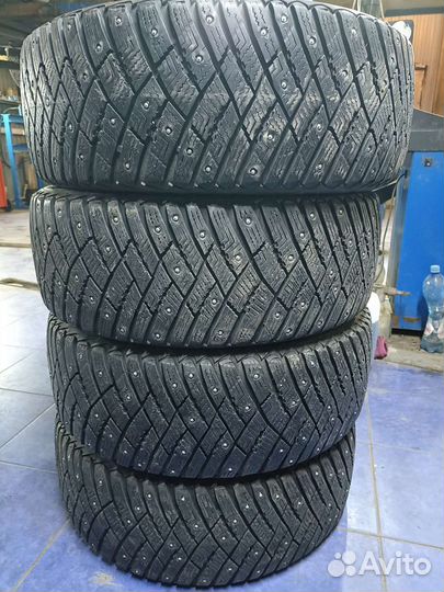 Goodyear UltraGrip 215/55 R17 98T
