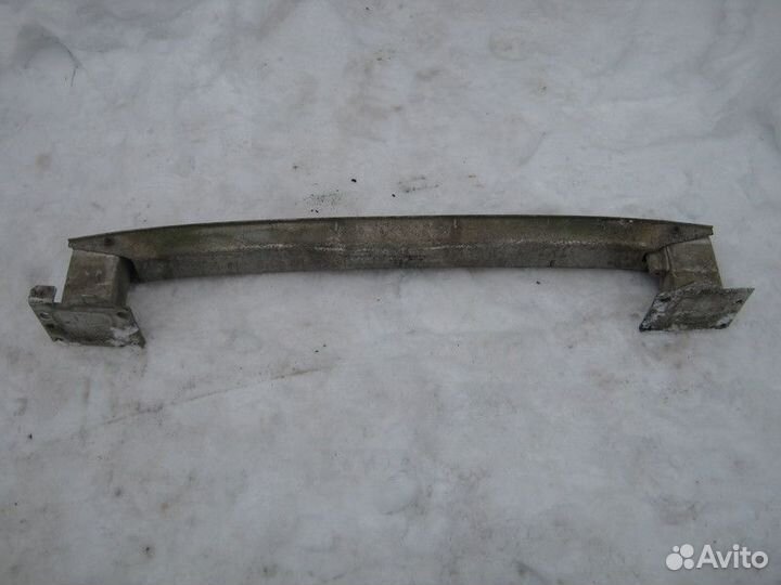 Усилитель переднего бампера Peugeot 308 1