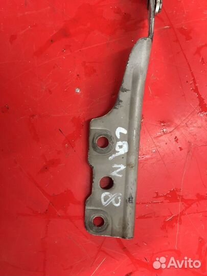 Петля капота Mitsubishi Lancer 9