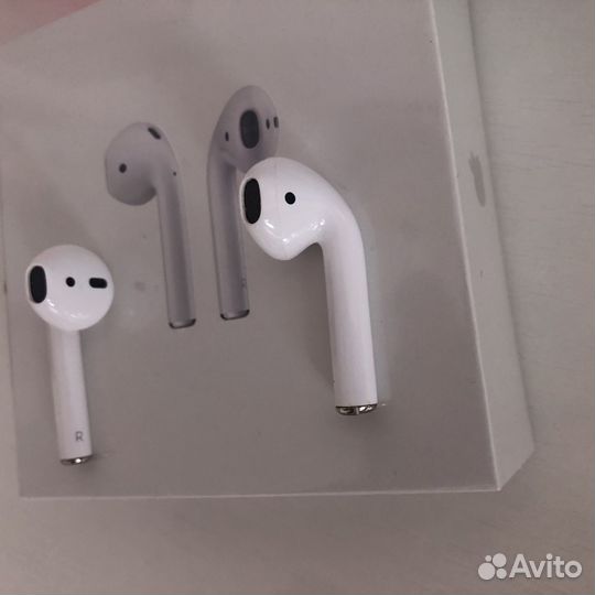 Apple AirPods