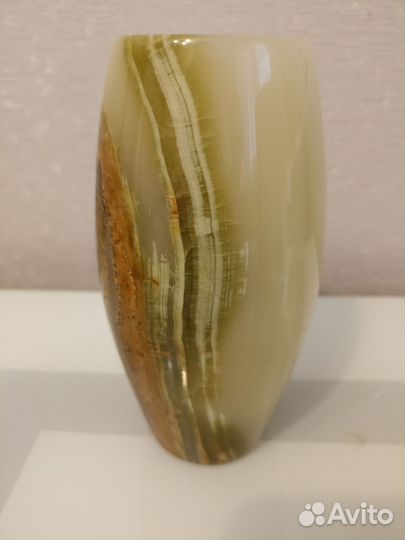 Ваза, вазочка из оникса