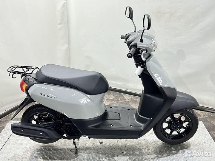 Скутер Honda Tact