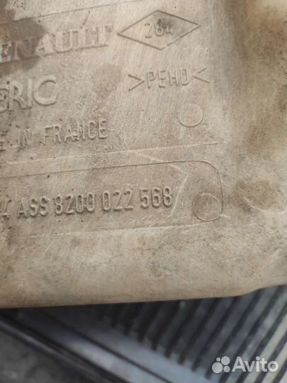 Бачок омывателя laguna 2