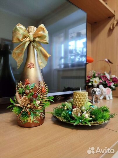 Бутылка шампанского, свеча, декор, новый год