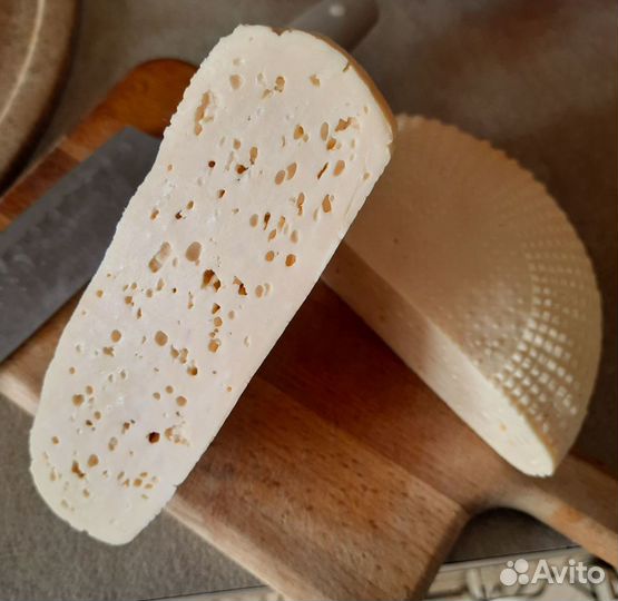 Молоко козье, сыр, сметана, творог, яйца куриные