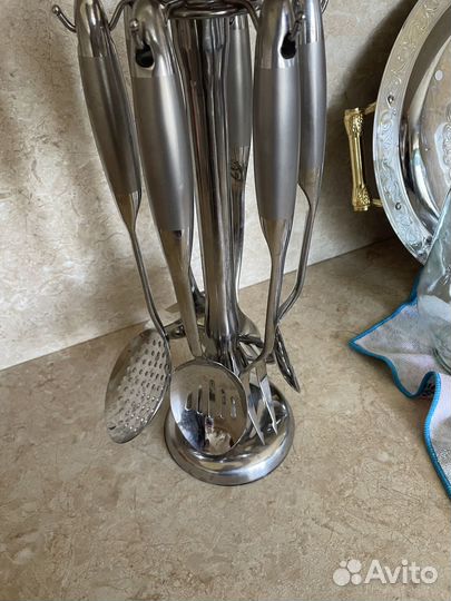 Поднос, кухонные принадлежности