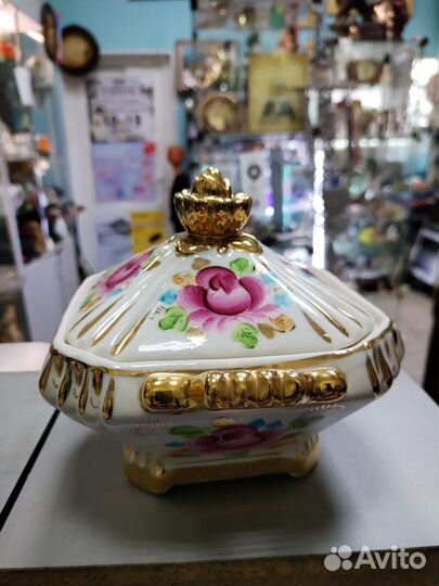 Сахарница фарфоровая. Гжель