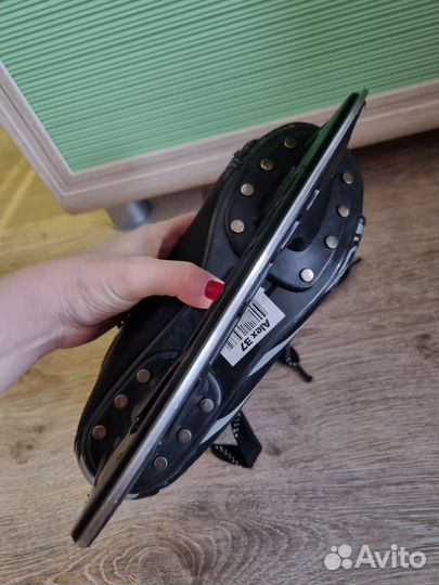 Коньки хоккейные детские 37 размер