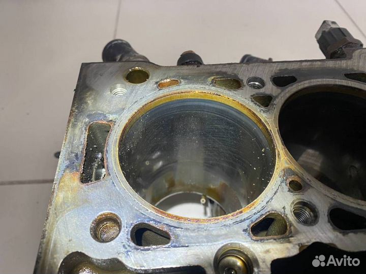 Блок двигателя Renault Symbol