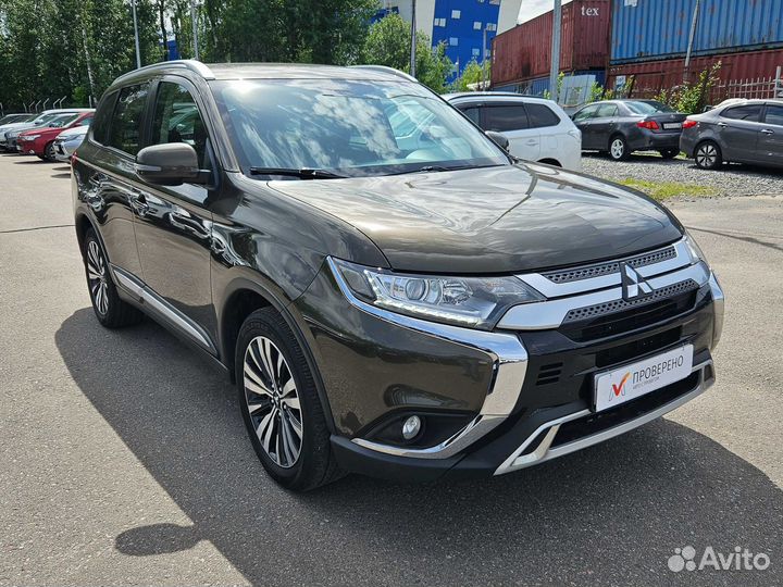 Mitsubishi Outlander 2.0 CVT, 2020, 124 934 км