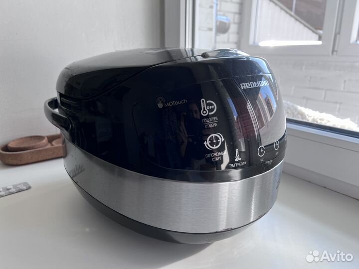 Мультиварка Redmond RMC-M90