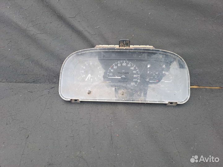 Панель приборов Renault Laguna1