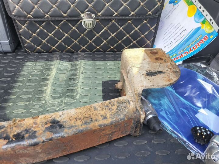 Фаркоп на крузак 120