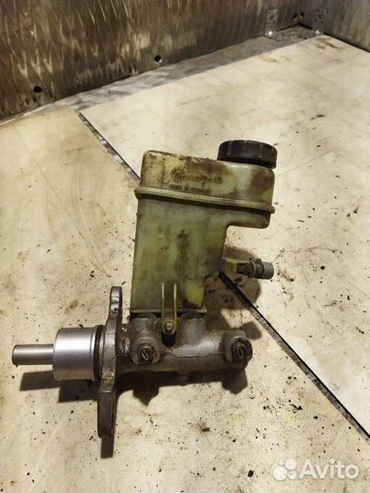 Главный тормозной цилиндр Saab 9-3 2 YS3F 2006