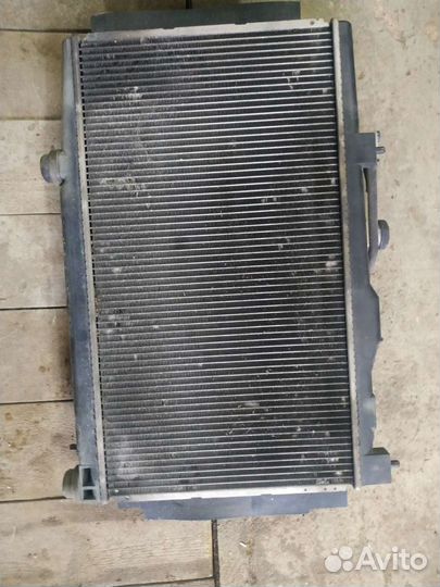 Радиатор двигателя на Тойота Пробокс