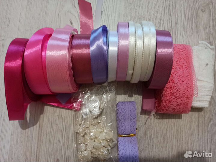 Ленты атласные, кружева