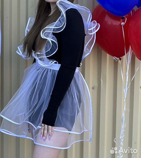 Белый школьный фартук