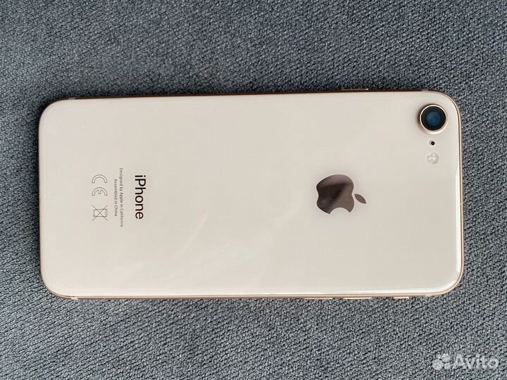 Телефон iPhone 8 64 gb