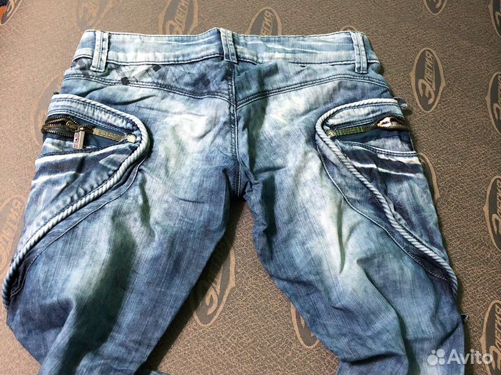 Джинсы