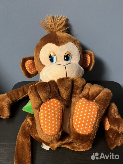 Мягкая игрушка обезьянка с карманом для конфет