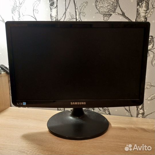 Монитор 19 дюймов