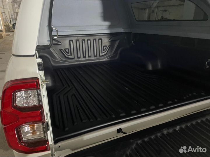 Вкладыш на Toyota Hilux 2015+