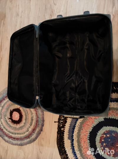 Чемодан на колесах