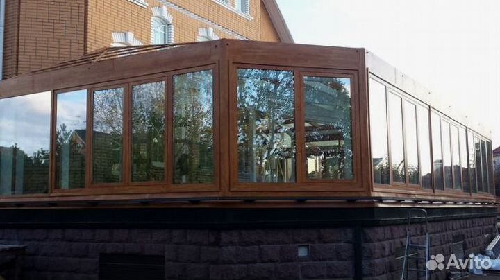 Безрамное остекление веранд беседок и террас