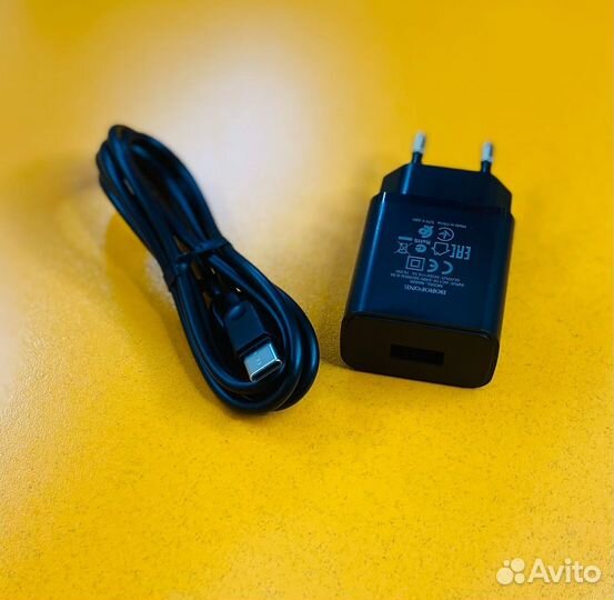 Зарядное устройство с кабелем type-c