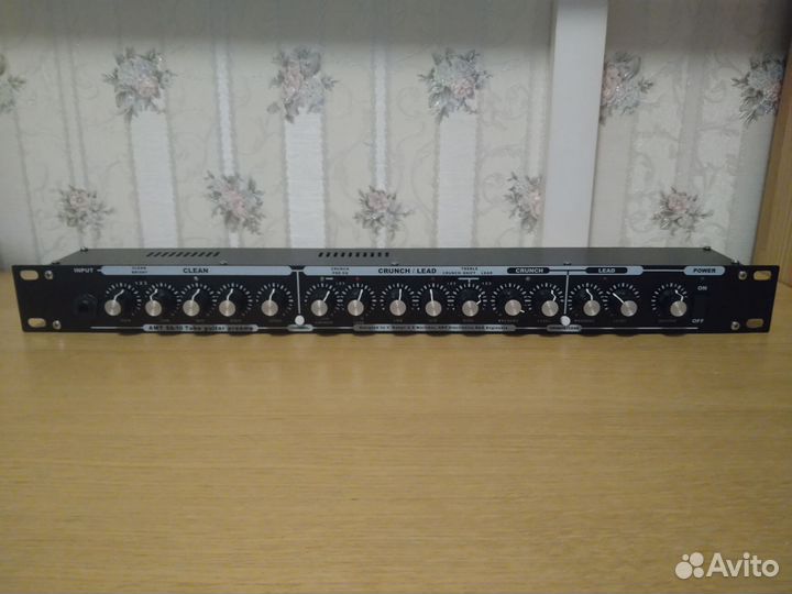 Гитарный преамп AMT SS-10