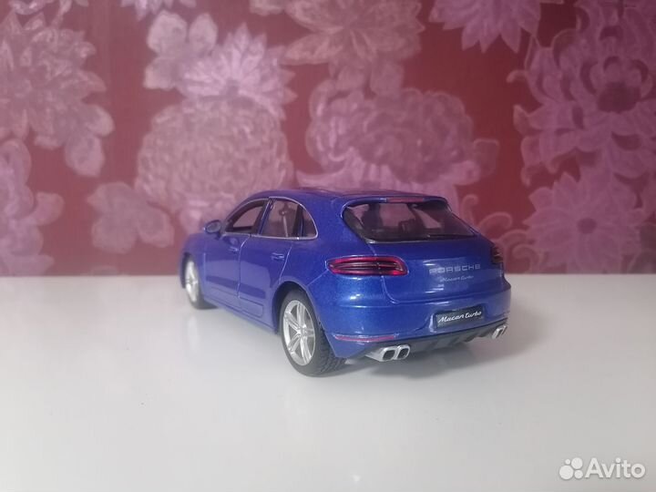 Porsche Macan Bburago 1:24