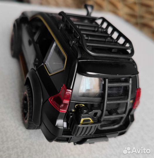 Toyota Land Cruiser Prado 1:24