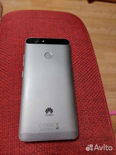 Телефон Huawei nova