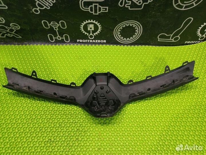 Накладка решетки радиатора Renault Arkana 2021