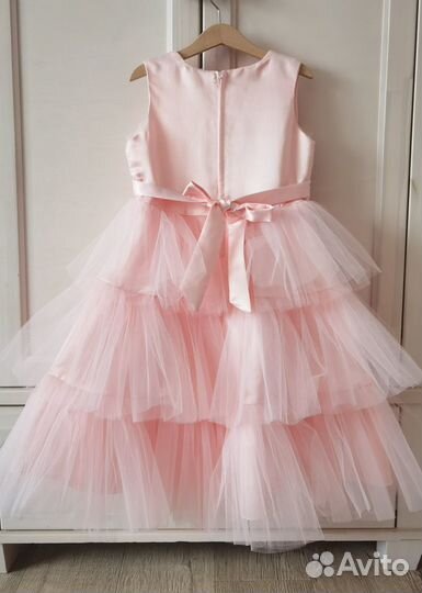 Нарядное платье для девочки, розовое 140-146