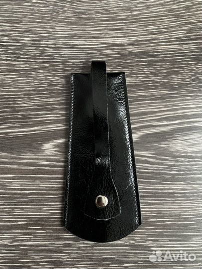 Кожаная ключница черная