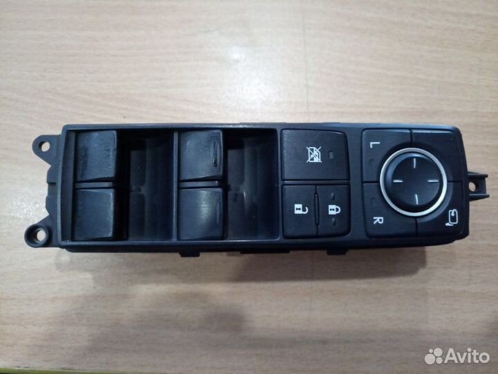 Блок кнопок стеклоподъемников Lexus Is