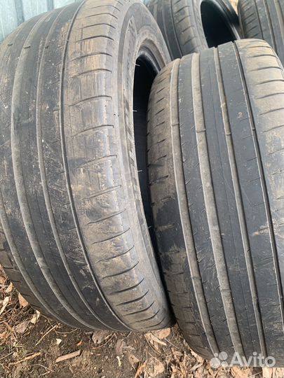 Michelin Pilot Sport 4 215/55 R17 98ZR