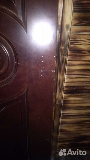 Дверь деревянная