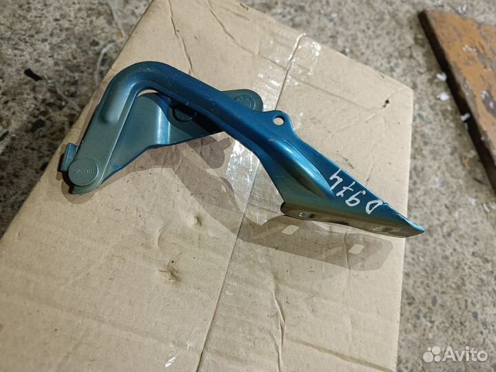 Петля капота левая Форд Фокус2 2005-2011