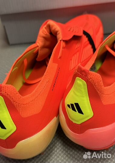 Футбольные бутсы adidas predator 30