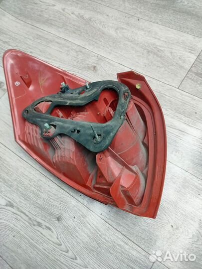 Фонарь задний правый Toyota Auris, I 2007