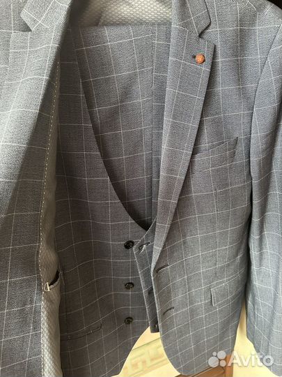 Мужской костюм тройка 52